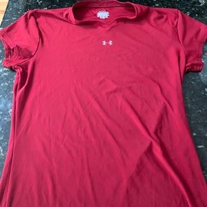 Women’s Under Armour workout top!!
